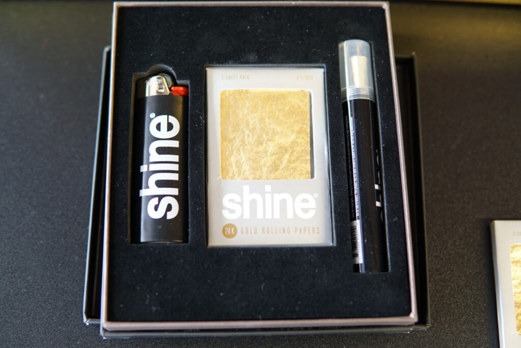 Shine 24K Gold Rolling Papers Kit